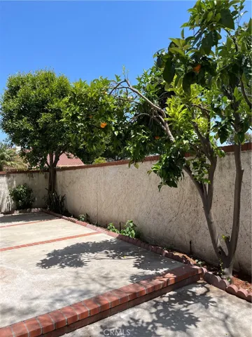22 Vercelli, Irvine, California 92620