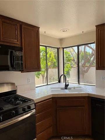 22 Vercelli, Irvine, California 92620