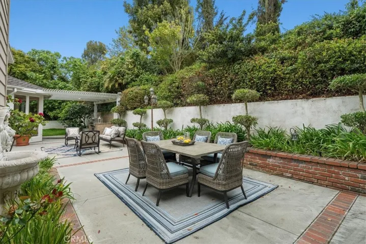 28876 King Arthur Court, Rancho Palos Verdes, California 90275