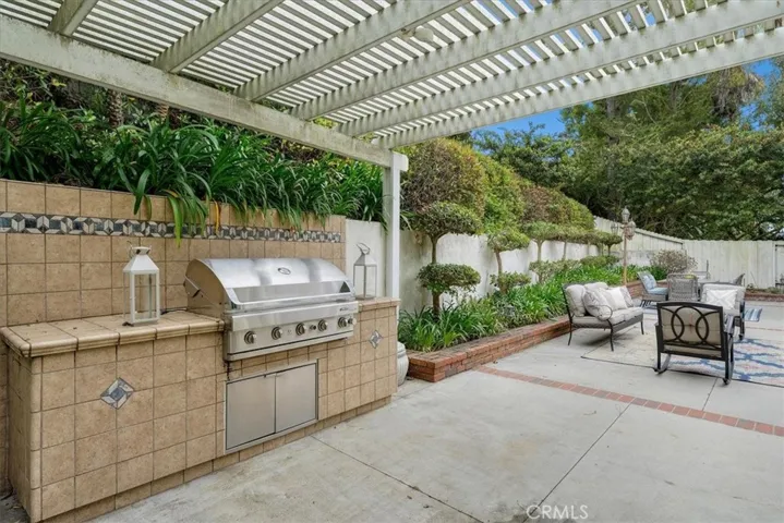 28876 King Arthur Court, Rancho Palos Verdes, California 90275