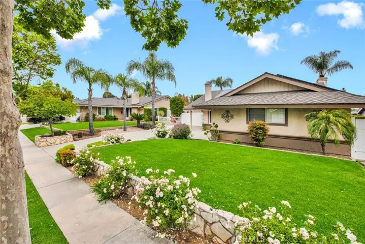 Great curb appeal!