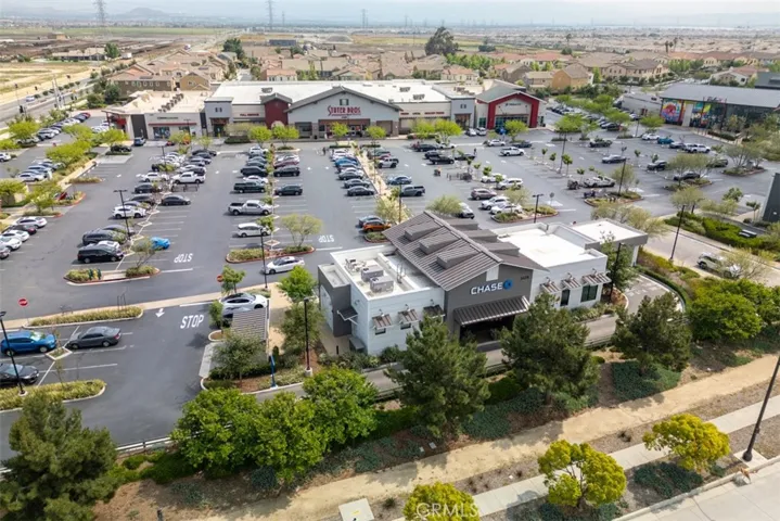 Nearby shopping