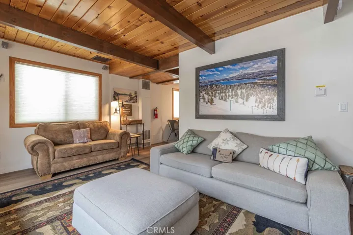 42569 Willow Avenue, Big Bear Lake, California 92315