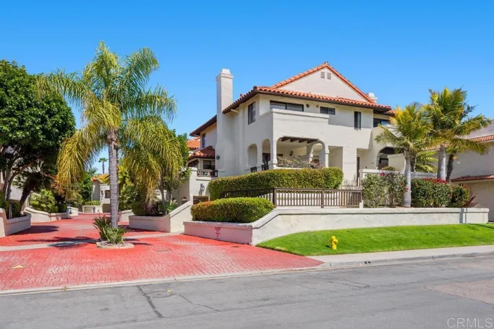 298 Chinquapin Avenue A, Carlsbad, California 92008