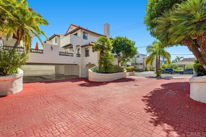 298 Chinquapin Avenue A, Carlsbad, California 92008