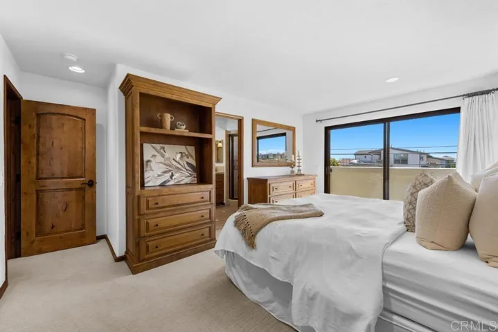 298 Chinquapin Avenue A, Carlsbad, California 92008