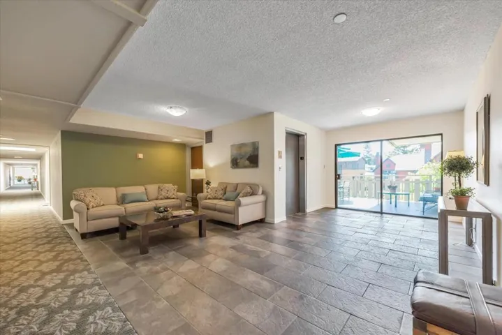  common sitting area for the third floor