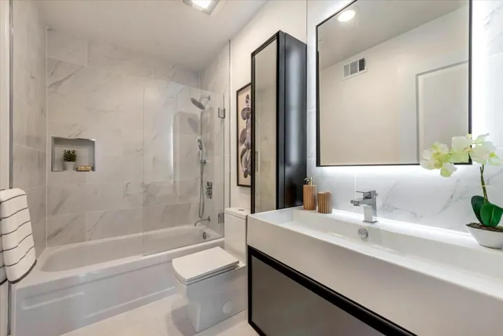  Hall bathroom