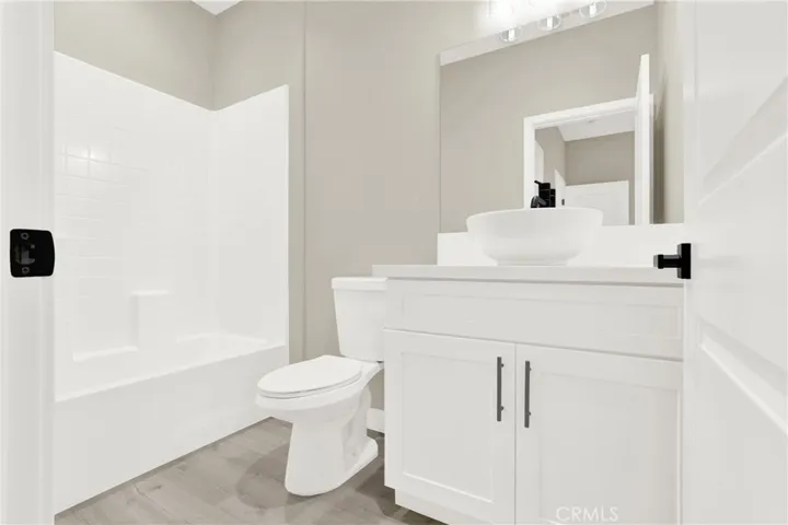 Bathroom 3 in Bedroom 3