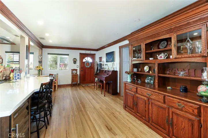 313 W 4th Street, San Dimas, California 91773