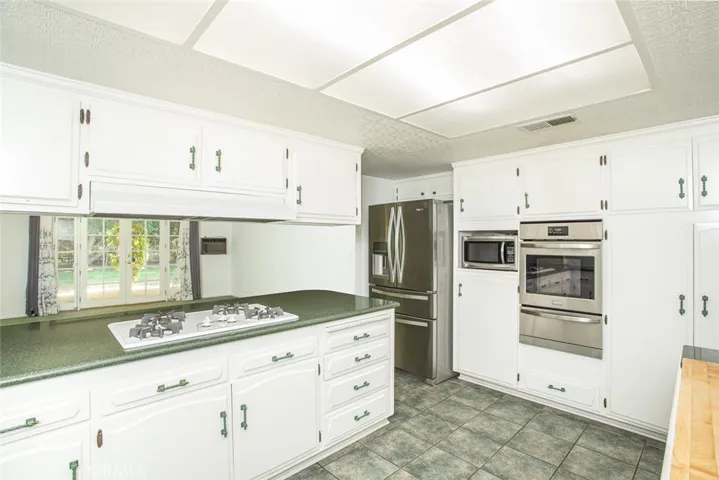 19062 Lamplight Lane, Yorba Linda, California 92886