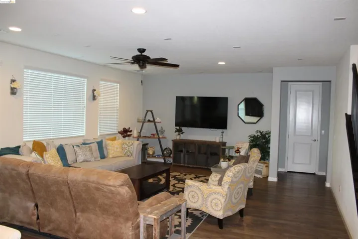 1252 Sierra Trail Rd, Oakley, California 94561