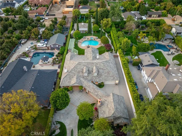 Aerial photo from the front.
