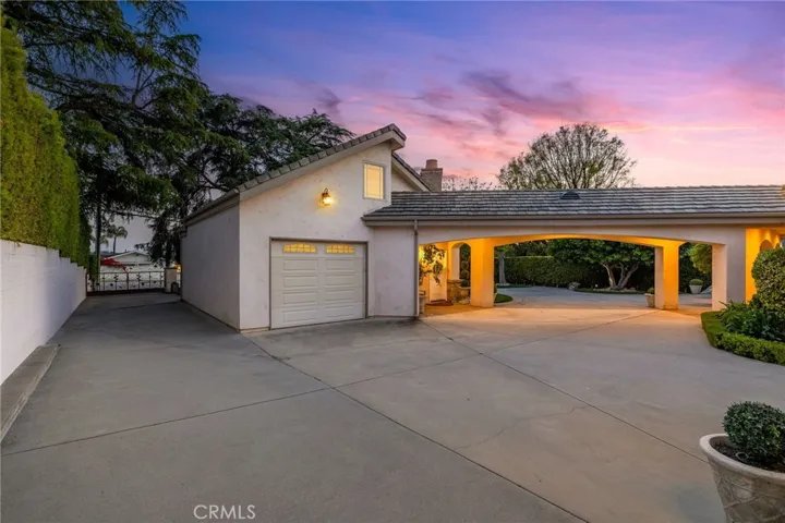Extra deep single car garage attached to the casita.