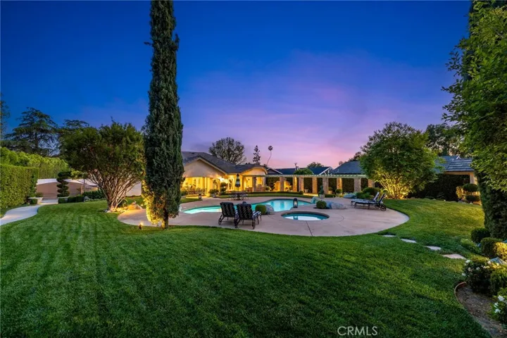 Wide angle of the yard.