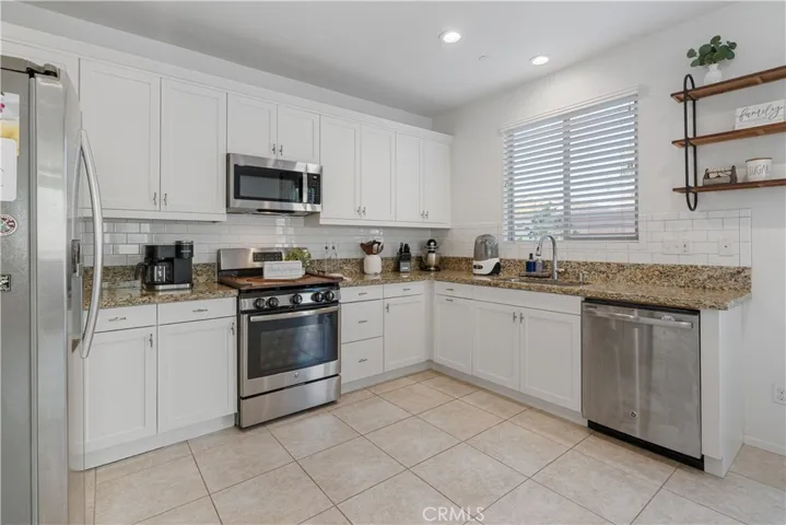 24008 Savory Way, Lake Elsinore, California 92532