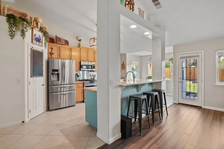 Enjoy your breakfast bar with seating for THREE!