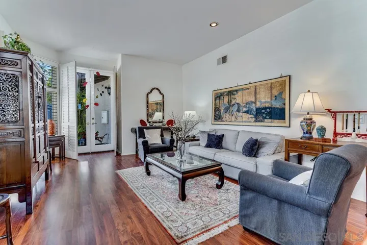 3136 Almahurst Row, La Jolla, California 92037