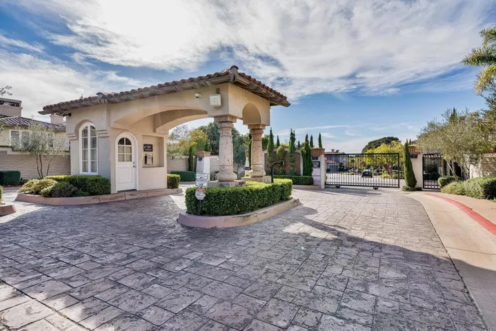 3136 Almahurst Row, La Jolla, California 92037