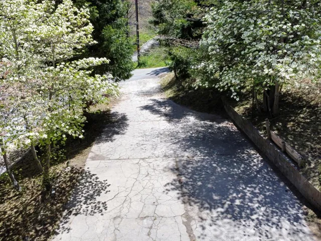 90-488 Hunt Lane-90