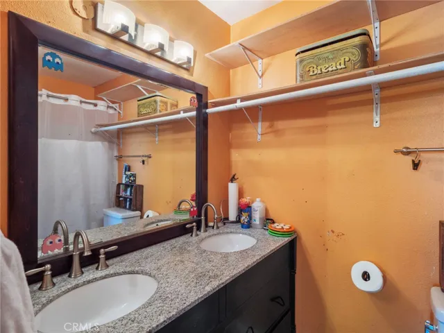 21522 Belshire Avenue 15, Hawaiian Gardens, California 90716