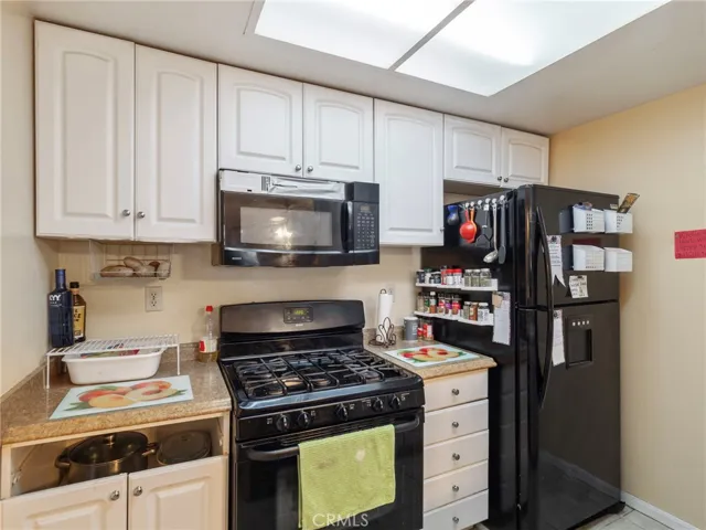 21522 Belshire Avenue 15, Hawaiian Gardens, California 90716