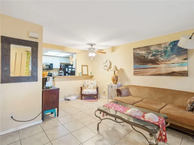 21522 Belshire Avenue 15, Hawaiian Gardens, California 90716