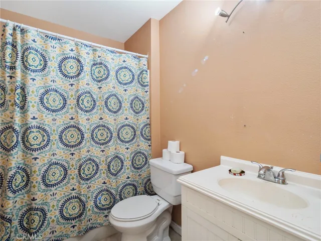 21522 Belshire Avenue 15, Hawaiian Gardens, California 90716