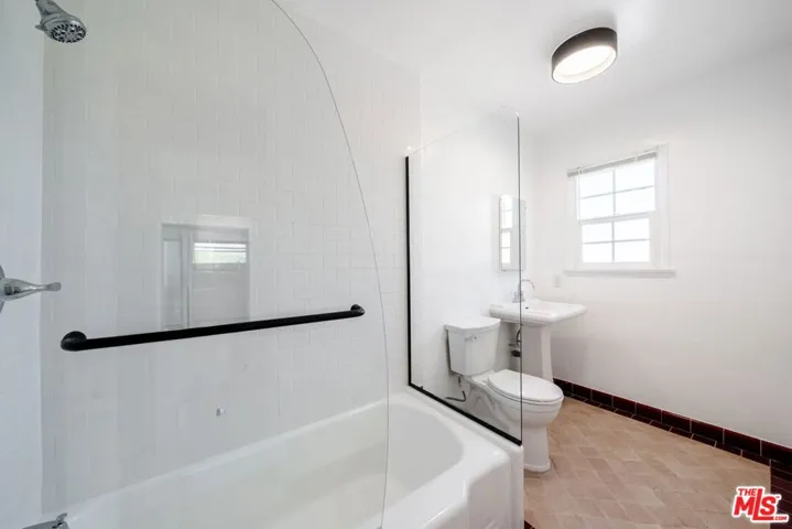 823 Highland Avenue 4, Glendale, California 91202