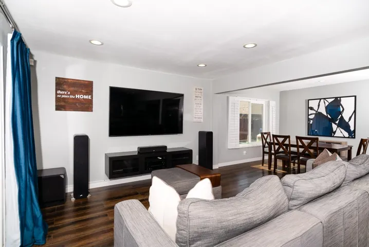 10225 Via Del Sud, San Diego, California 92129