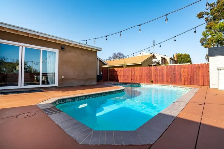 10225 Via Del Sud, San Diego, California 92129