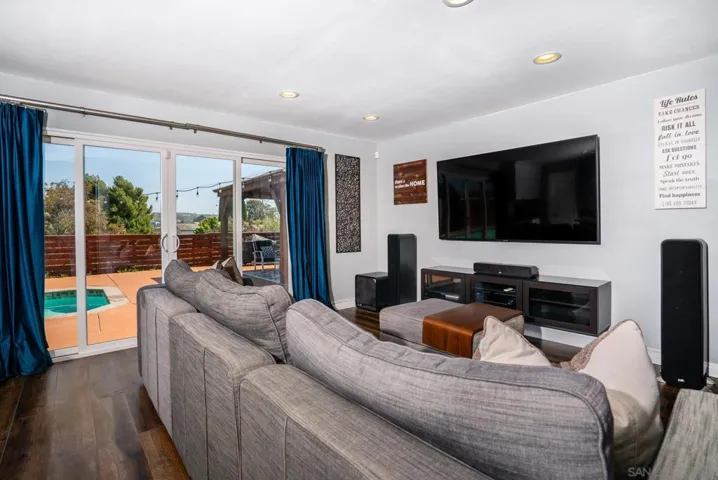 10225 Via Del Sud, San Diego, California 92129