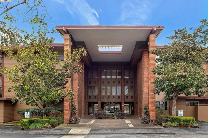 1321 Webster Street D107, Alameda, California 94501