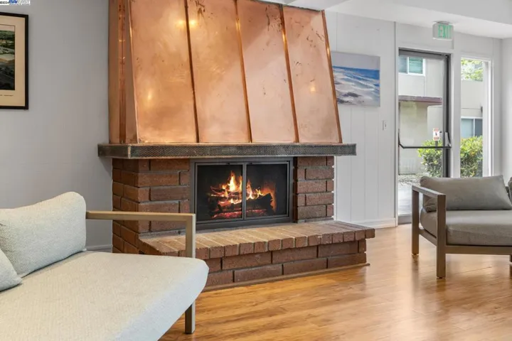 1321 Webster Street D107, Alameda, California 94501