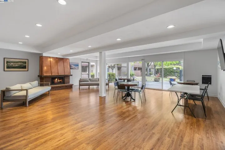 1321 Webster Street D107, Alameda, California 94501