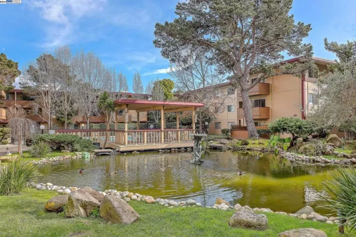 1321 Webster Street D107, Alameda, California 94501