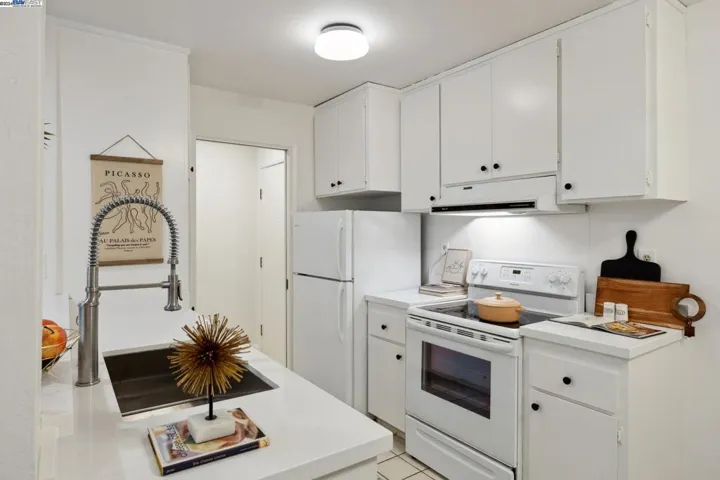 1321 Webster Street D107, Alameda, California 94501