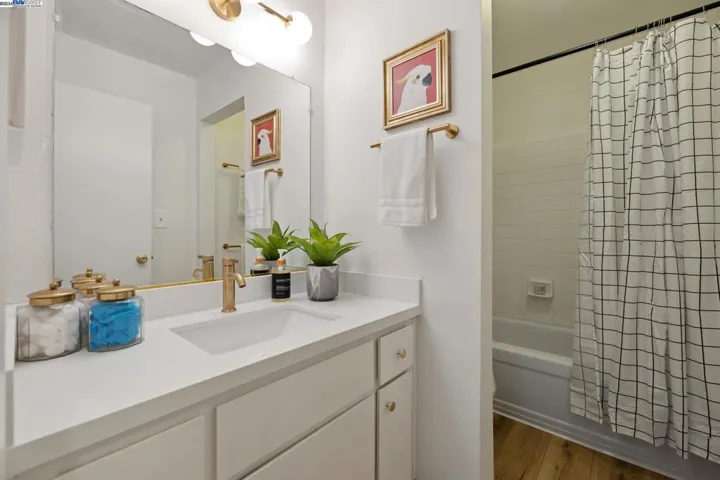 1321 Webster Street D107, Alameda, California 94501