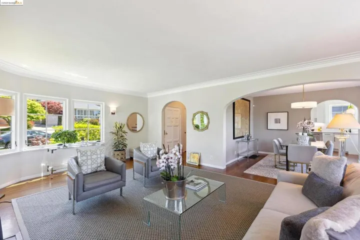 1917 Oak Crest Dr, Oakland, California 94602