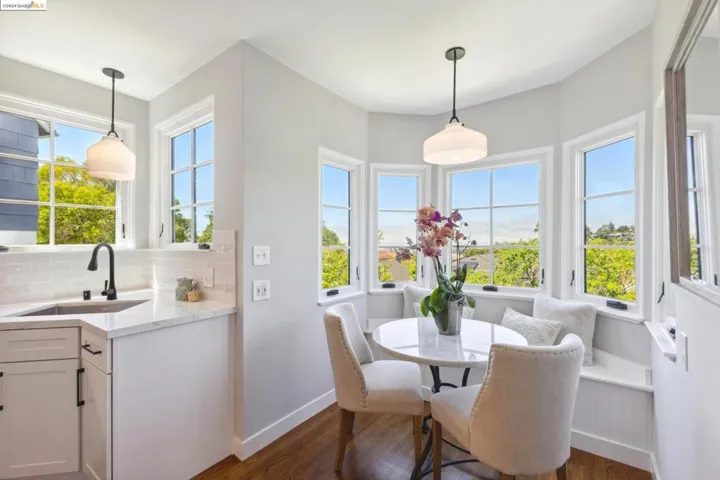 1917 Oak Crest Dr, Oakland, California 94602