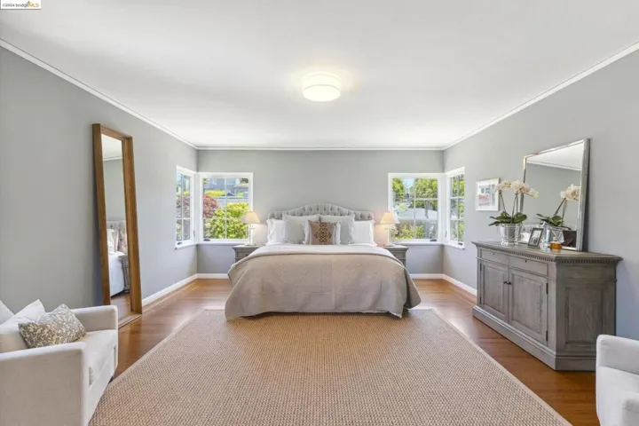 1917 Oak Crest Dr, Oakland, California 94602