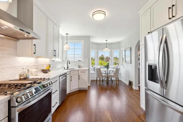 1917 Oak Crest Dr, Oakland, California 94602