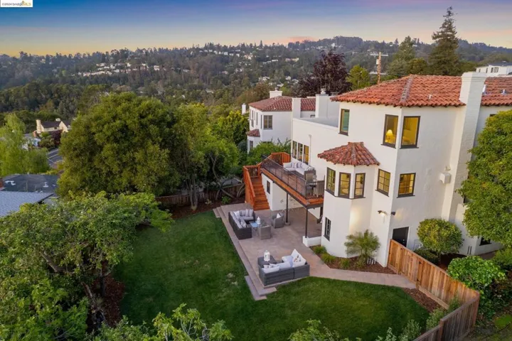 1917 Oak Crest Dr, Oakland, California 94602