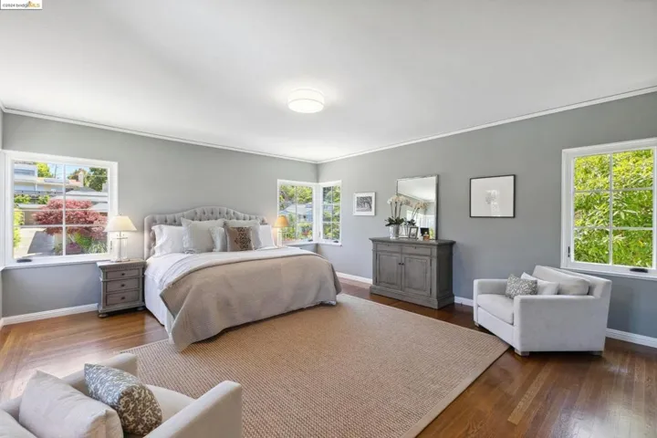 1917 Oak Crest Dr, Oakland, California 94602