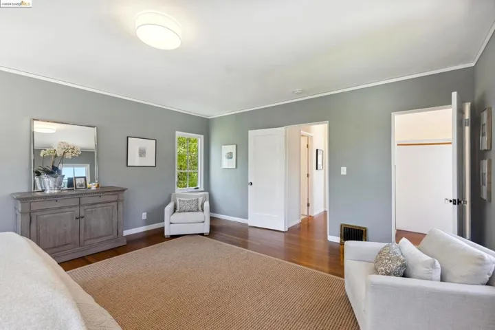 1917 Oak Crest Dr, Oakland, California 94602