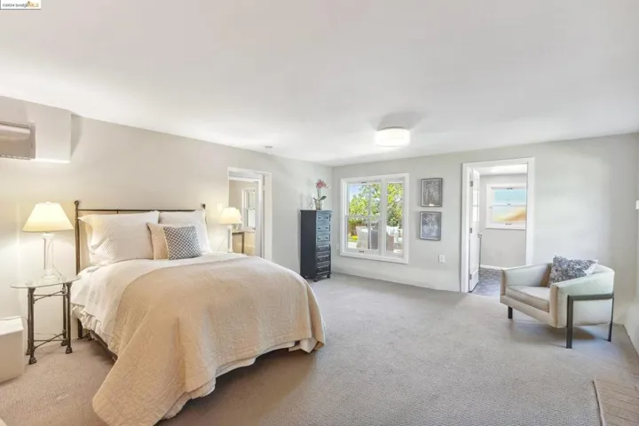 1917 Oak Crest Dr, Oakland, California 94602