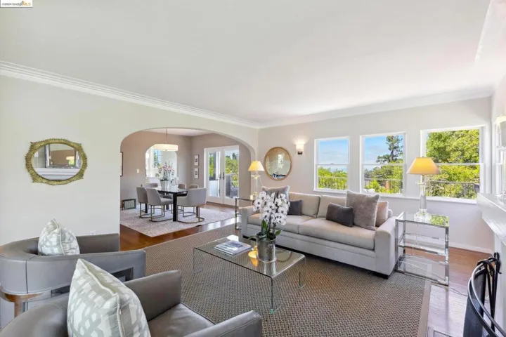 1917 Oak Crest Dr, Oakland, California 94602