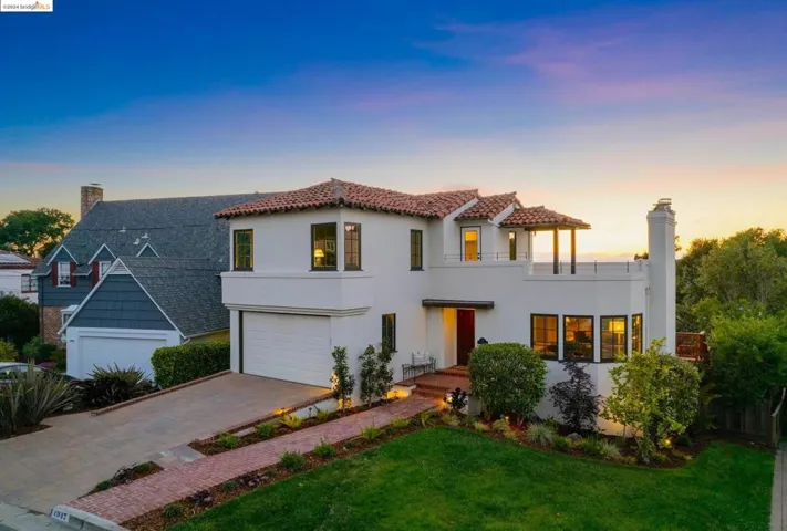 1917 Oak Crest Dr, Oakland, California 94602
