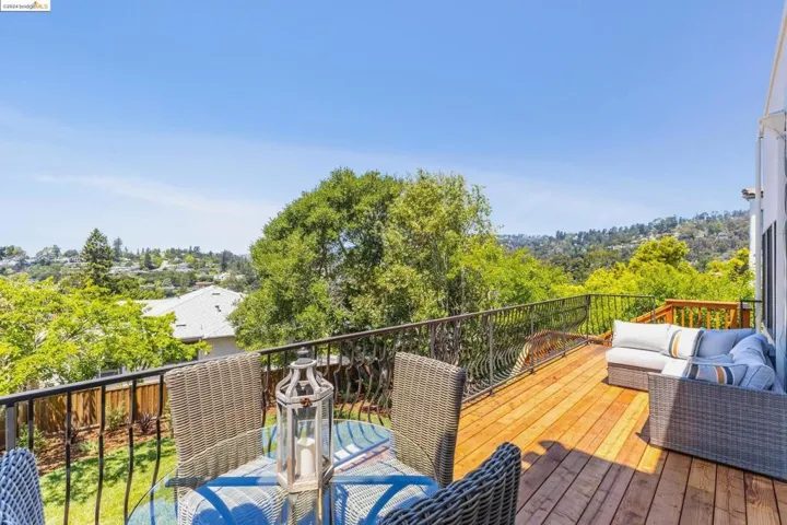 1917 Oak Crest Dr, Oakland, California 94602