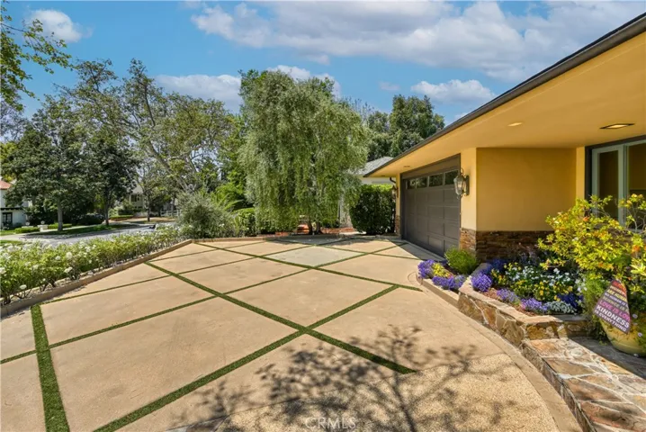 831 Old Mill Road, Pasadena, California 91108